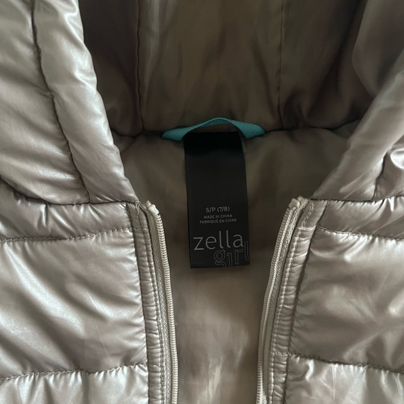 Zella Puffer Vest 7/8 In Excellent Condition As New Worn 2x - Picture 7 of 8
